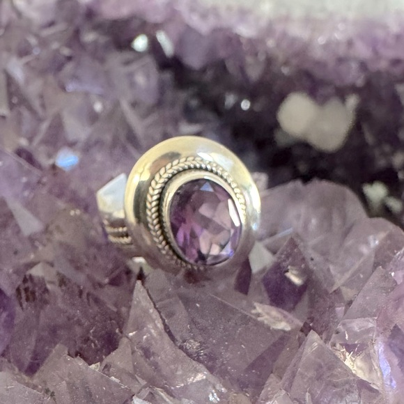 ☮️ Amethyst Ring - Picture 1 of 9